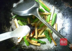 芦笋炒香干的做法图解9