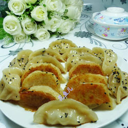 韭菜芽猪肉馅锅贴的做法[图]
