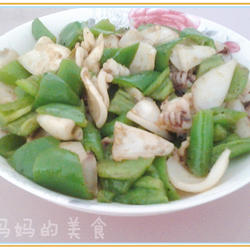 墨鱼仔炒青椒的做法[图]
