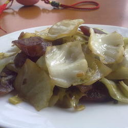 蒜蓉腊肠圆白菜的做法[图]