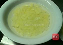 银耳雪梨羹的做法图解3