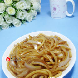 洋葱炒乌冬面的做法[图]