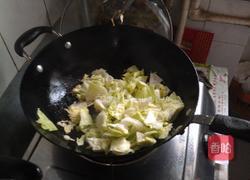 素炒包菜的做法图解3