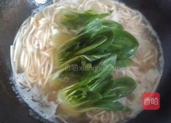 葱油鸡蛋青菜面的做法图解4