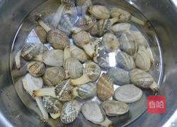 泡椒花蛤的做法图解1