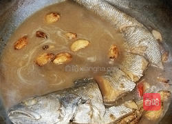 金蒜烧米鱼的做法图解7