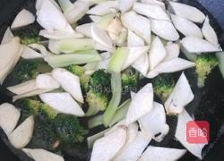 杏鲍菇炒香干的做法图解1