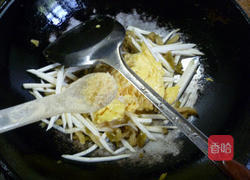 榨菜茭白炒鸡蛋的做法图解13