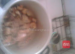 冬菇猪脚汤的做法图解5