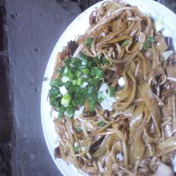 肉丝豆芽炒河粉的做法[图]