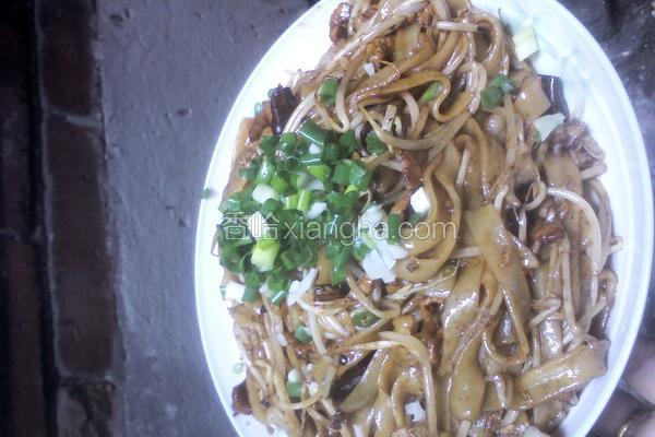 肉丝豆芽炒河粉