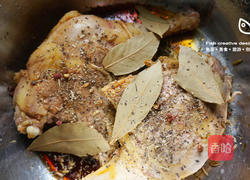 酥香炸鸭腿的做法图解2