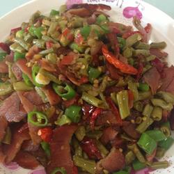 酸豆角炒腊肉的做法[图]