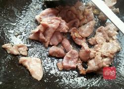 金针菇鱼丸肉片汤的做法图解4