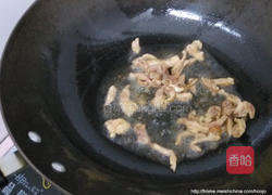 韭菜花香干炒肉的做法图解2