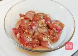 鸡丁冬菇盖浇饭的做法图解1