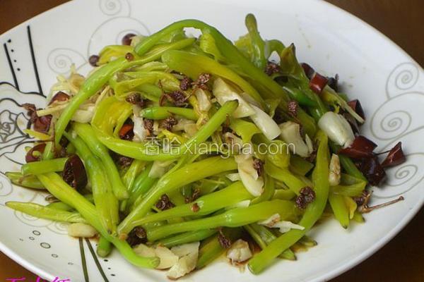 炝拌鲜黄花菜