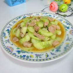 蒜片黄瓜炒肉的做法[图]