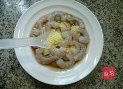 虾仁蒸目鱼蛋的做法图解7