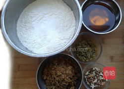 糖桃仁月饼的做法图解1