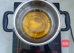 糖桃仁月饼的做法图解2