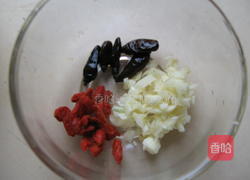 蒜蓉包菜丝的做法图解3