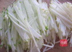 清炒萝卜丝的做法图解2