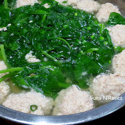 豌豆苗圆子汤的做法[图]