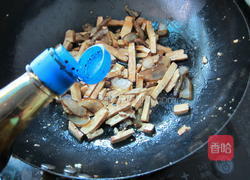 小炒香干腊肉的做法图解5