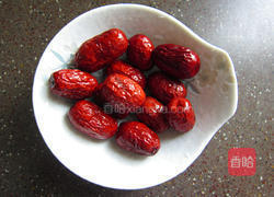 黄芪大枣煲凤爪的做法图解2