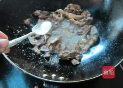 咸豆角炒鸭杂的做法图解5