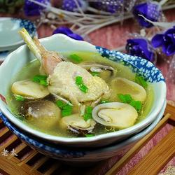 草菇炖鸡的做法[图]