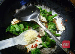 香干炒西兰花的做法图解6