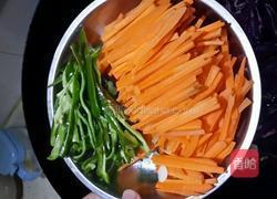 紫甘蓝炒肉丝的做法图解3