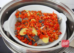 剁椒鸦片鱼头的做法图解4