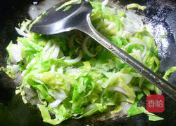 洋葱牛心菜炒粉条的做法图解6