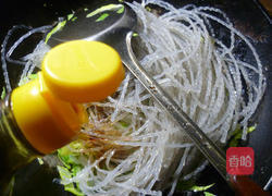 洋葱牛心菜炒粉条的做法图解7