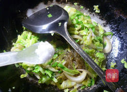 洋葱牛心菜炒粉条的做法图解9