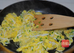银鱼炒蛋的做法图解6