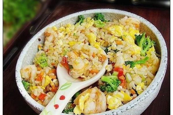 西兰花虾球蛋炒饭