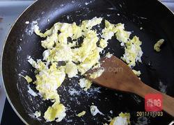 西兰花虾球蛋炒饭的做法图解4