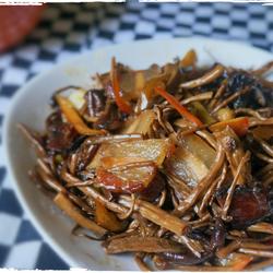 茶树菇炒腊肉的做法[图]