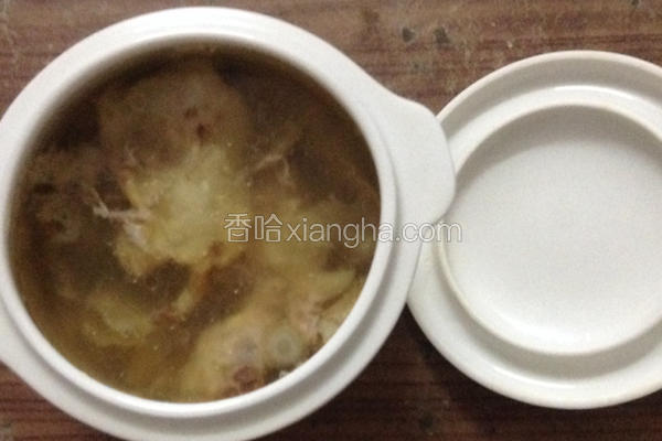 西洋参鸡爪花胶汤