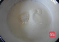 戚风蛋糕的做法图解6