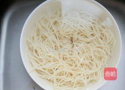 川味榨菜鸡丝凉面的做法图解2