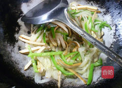 青椒香干炒酸菜的做法图解7