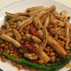 牛骨髓黄豆烧蒜子的做法[图]