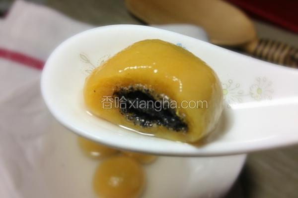 南瓜黑芝麻汤圆