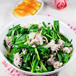 墨鱼仔炒韭菜的做法[图]