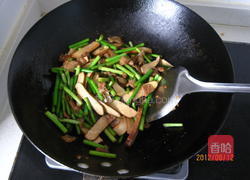 五花肉炒香干的做法图解4